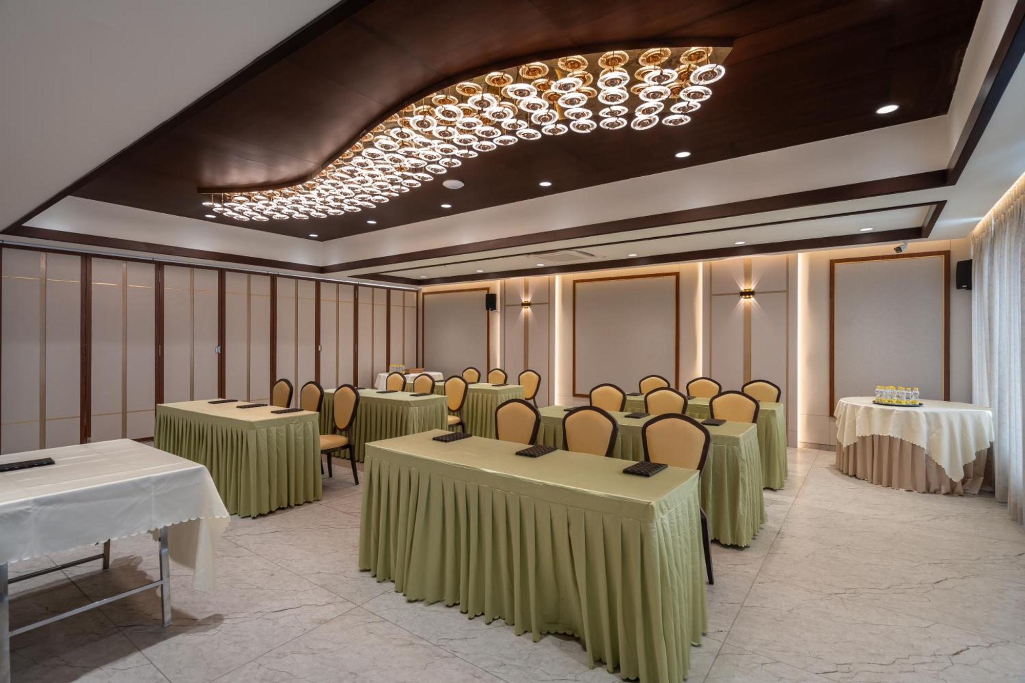 Copper Leaf Hotels, 蒂鲁内尔维利 外观 照片
